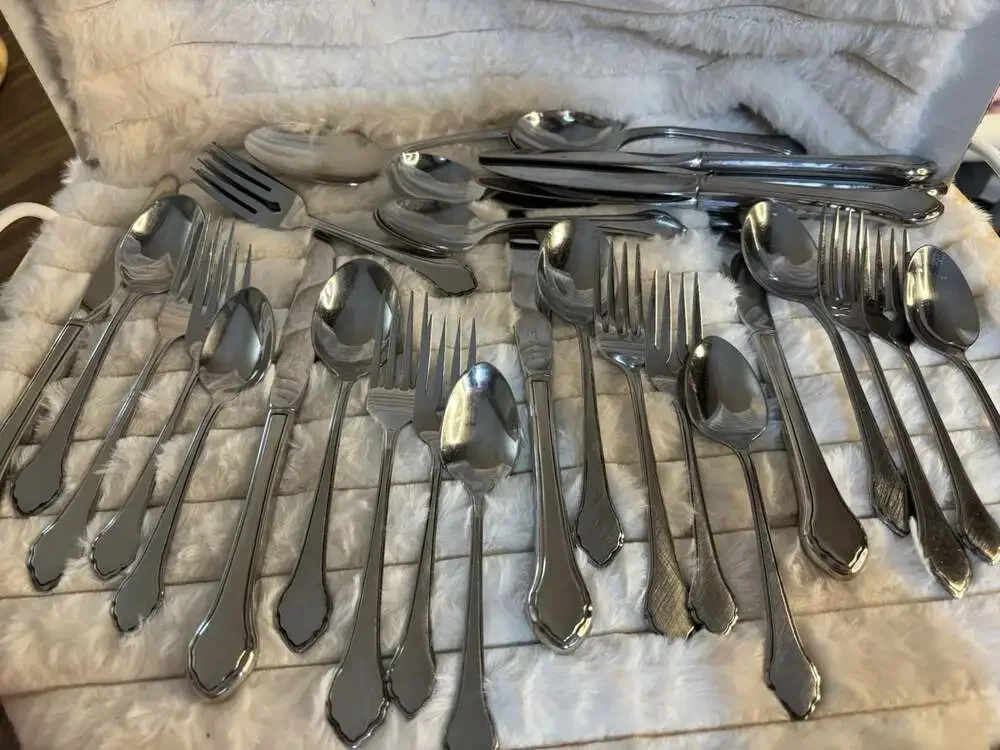 Vintage 36pc Oneida Wm A Rogers Stainless Flatware Set Summer Mist Autumn Glow